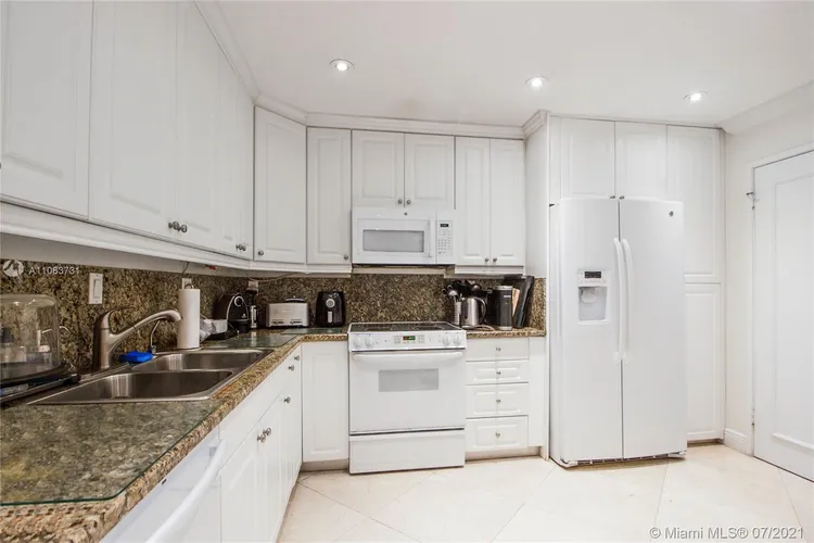 Key Colony III Emerald Bay #106 image #6