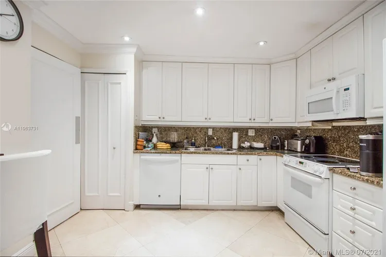 Key Colony III Emerald Bay #106 image #7