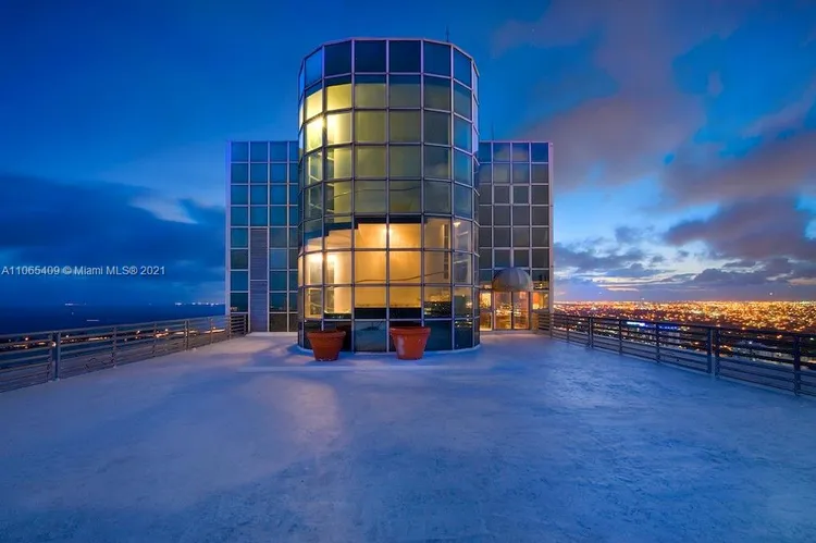 The Palace Condo #A4000 image #9