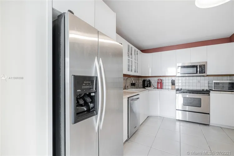 Royal Embassy #10G image #17