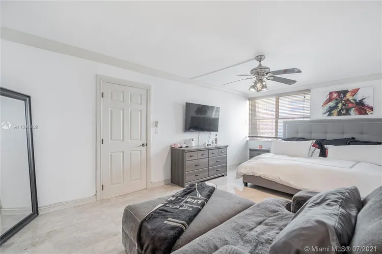 Royal Embassy #10G image #22