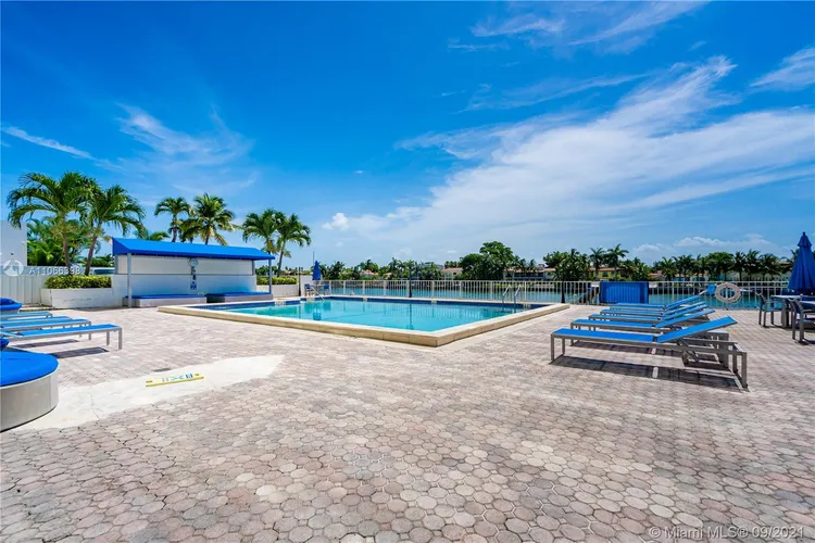 Royal Embassy #10G image #28