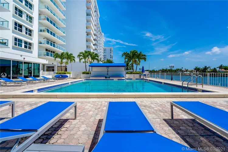 Royal Embassy #10G image #30