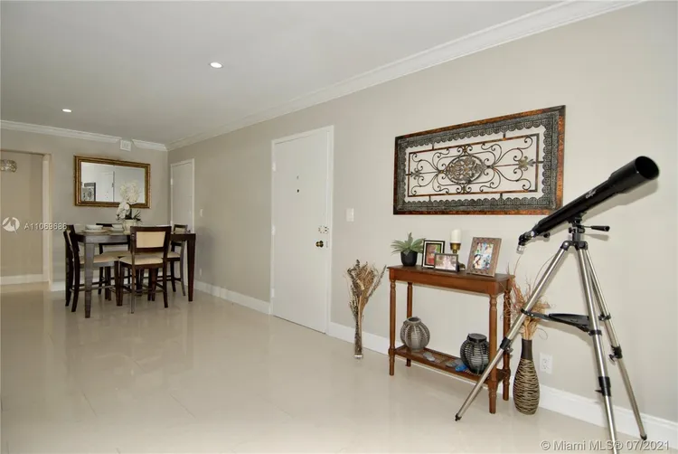 Embassy Towers #4A image #11