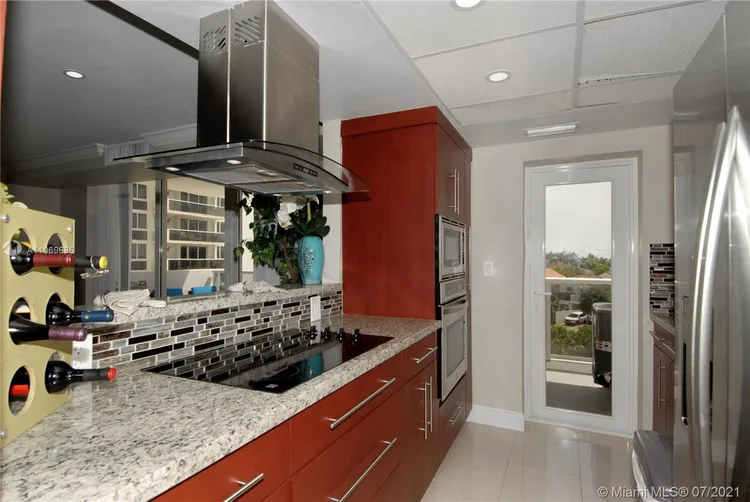 Embassy Towers #4A image #12