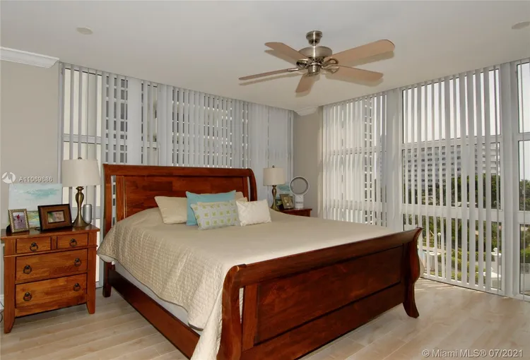 Embassy Towers #4A image #17