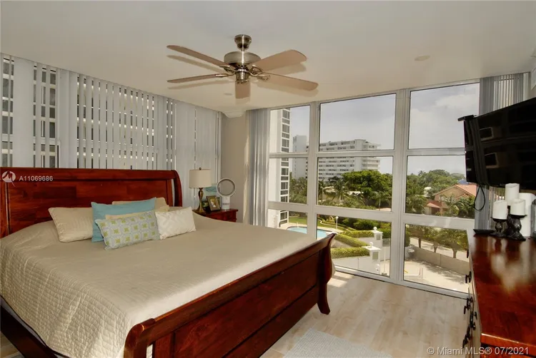 Embassy Towers #4A image #19