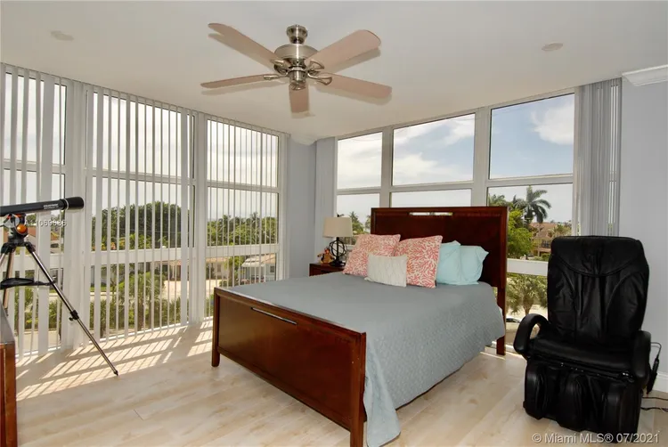 Embassy Towers #4A image #22