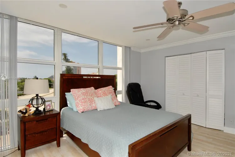 Embassy Towers #4A image #24