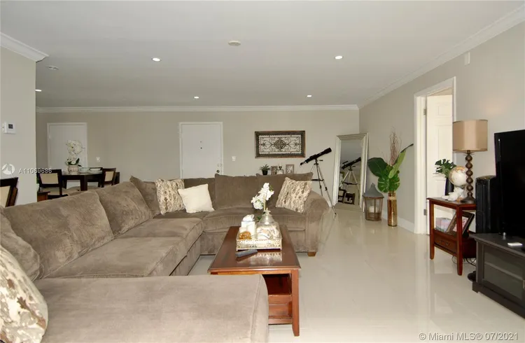 Embassy Towers #4A image #7