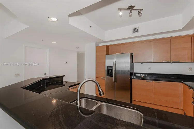 One Fifty One At Biscayne #902 image #10