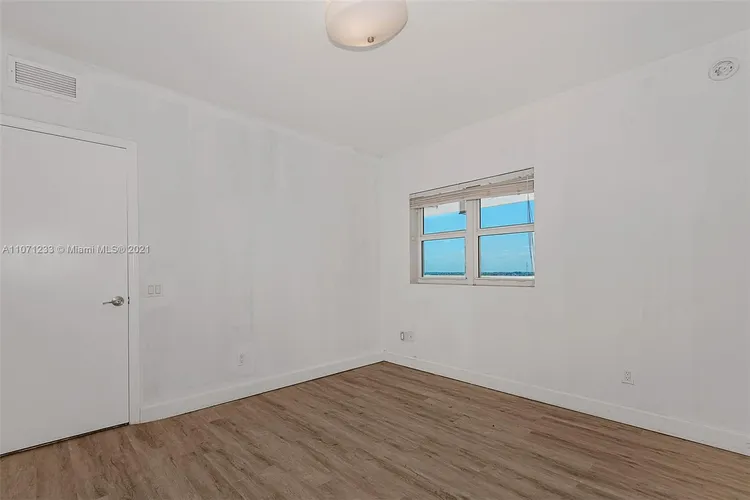 One Fifty One At Biscayne #902 image #12