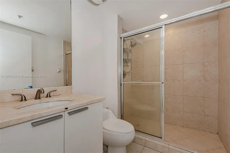 One Fifty One At Biscayne #902 image #18