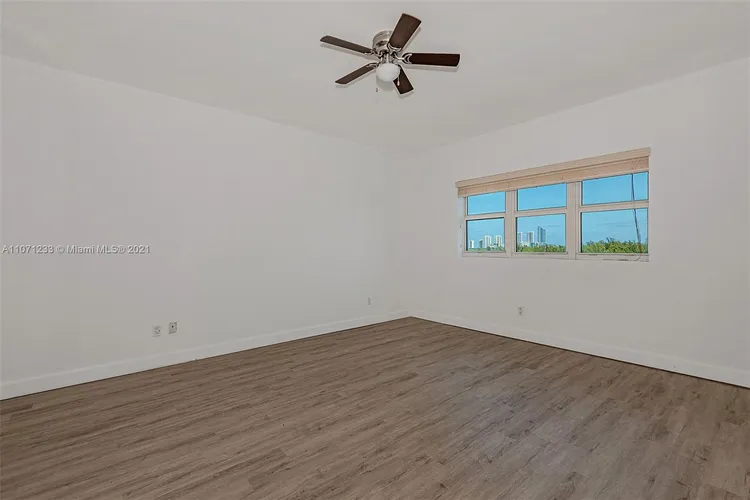 One Fifty One At Biscayne #902 image #19