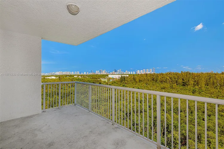 One Fifty One At Biscayne #902 image #25