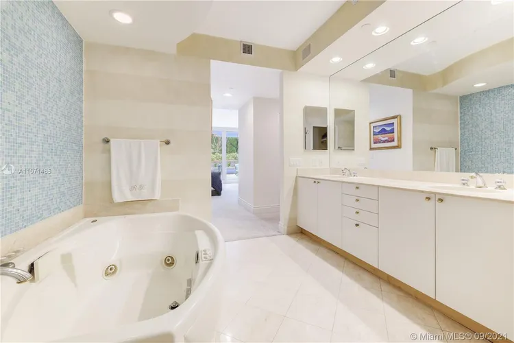 Ocean Club - Club Tower Two #202 image #32