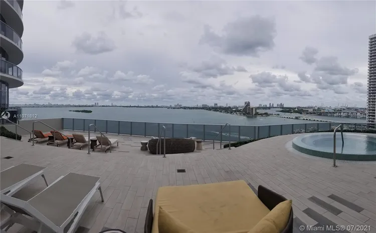 Aria on the Bay #917 image #9