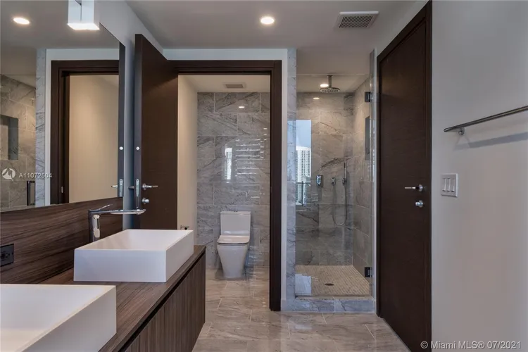 Brickell Flatiron #2412 image #8