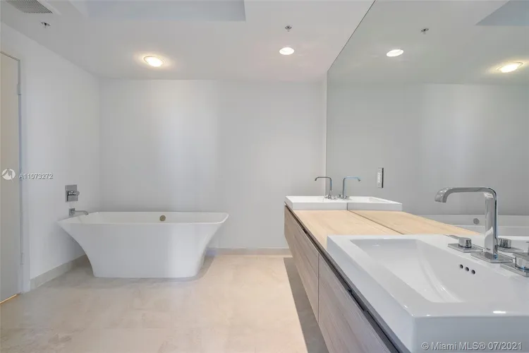 Marina Palms Yacht Club and Residences South Tower #2302 image #22