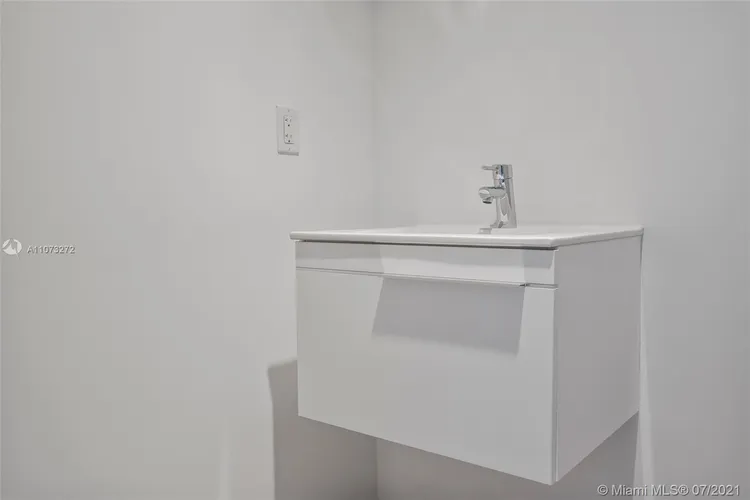 Marina Palms Yacht Club and Residences South Tower #2302 image #27