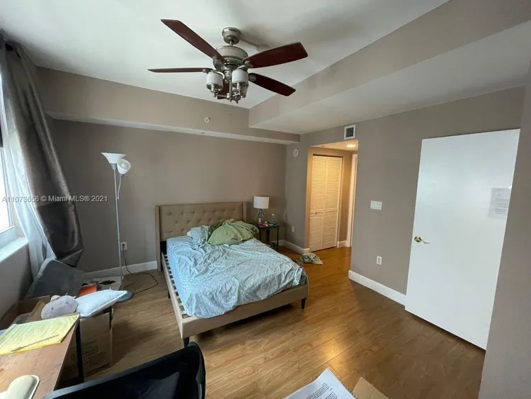 One Village Place #906 image #11