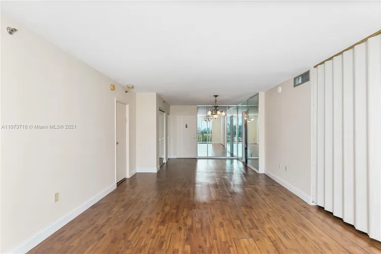 Tower 41 #1410 image #13