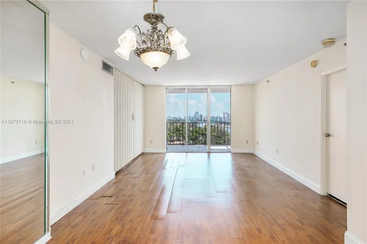 Tower 41 #1410 image #14