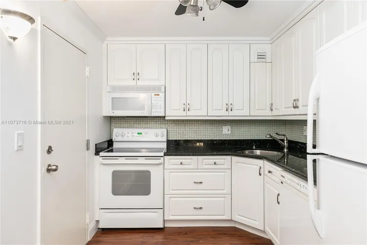 Tower 41 #1410 image #15