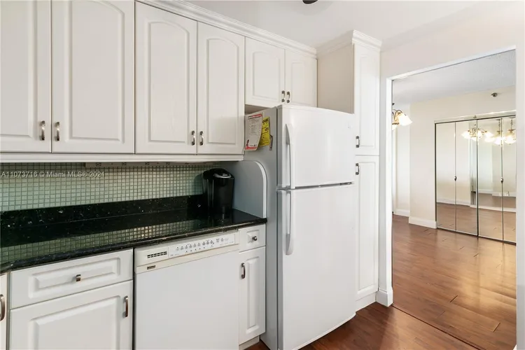 Tower 41 #1410 image #16