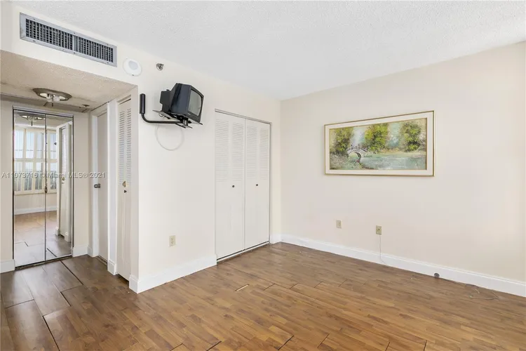 Tower 41 #1410 image #20