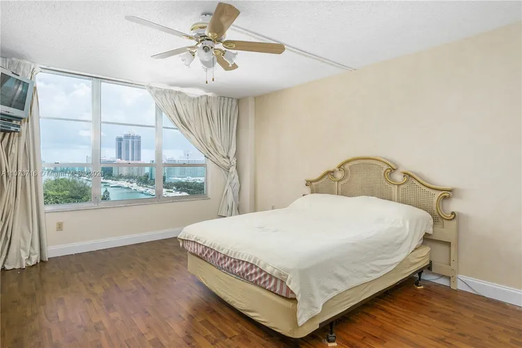 Tower 41 #1410 image #22