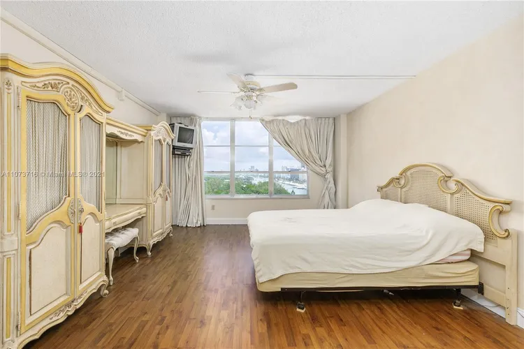 Tower 41 #1410 image #23