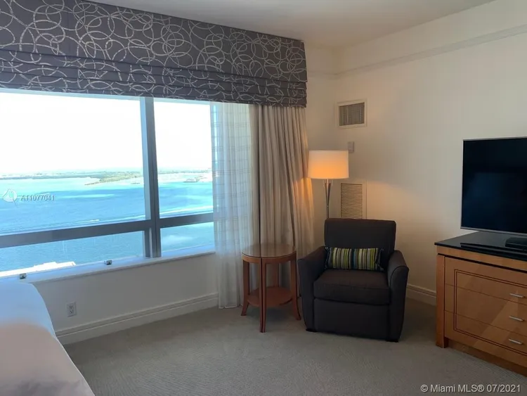 The Four Seasons Residences #3206 image #15