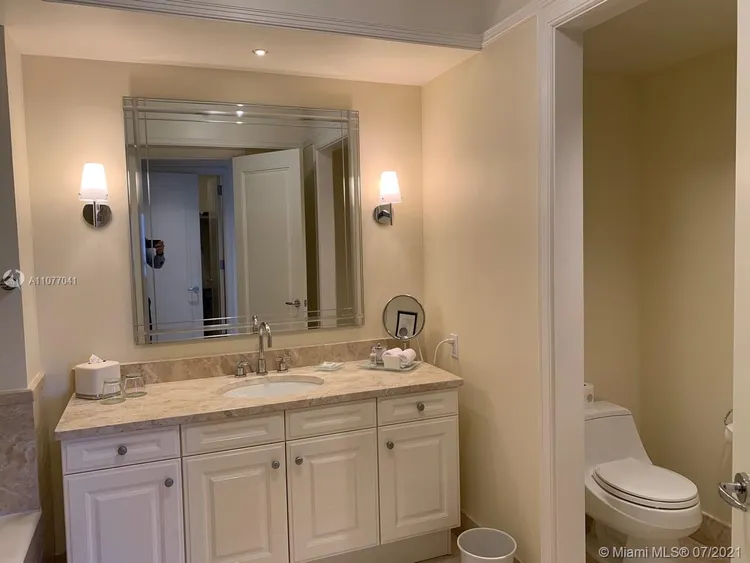 The Four Seasons Residences #3206 image #18