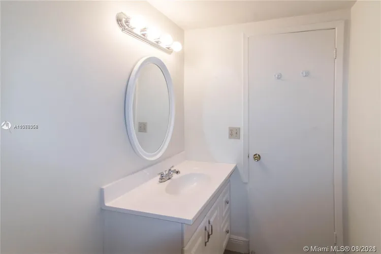 Olympus Towers and Marina #910 image #11