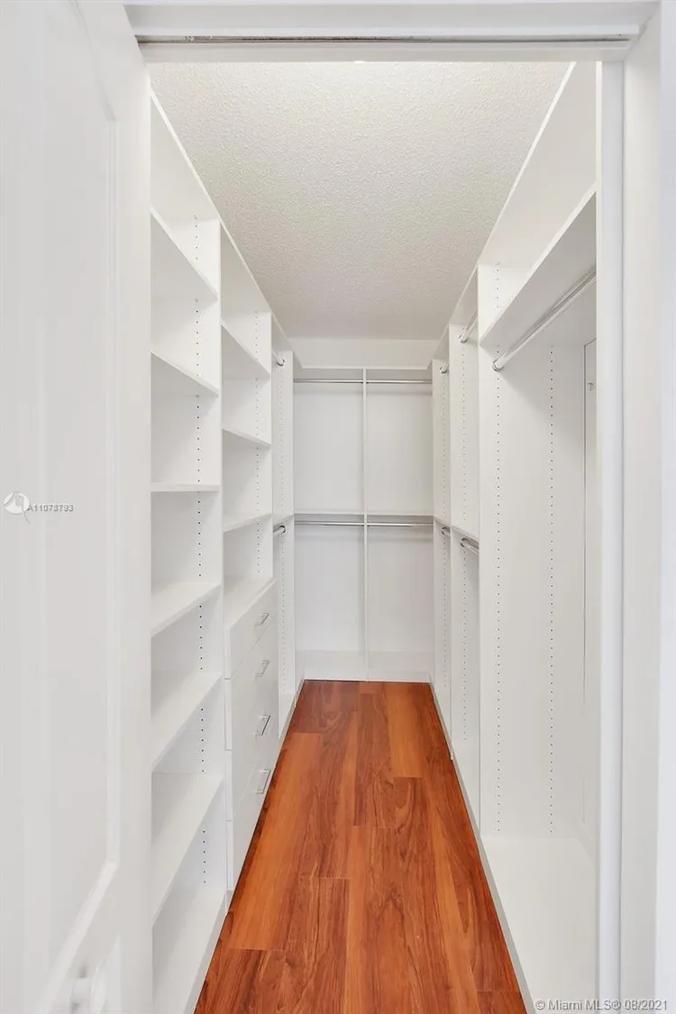 Bay Parc #14F image #23