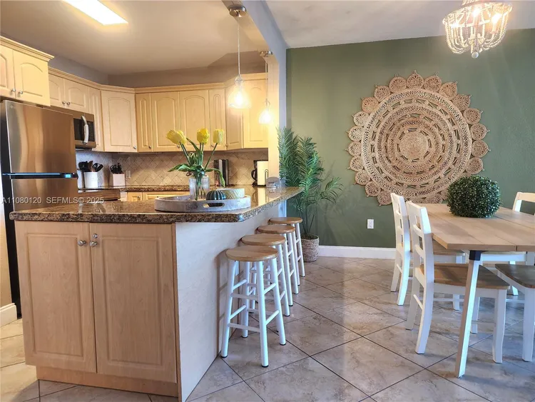 Alexander Towers #407 image #9