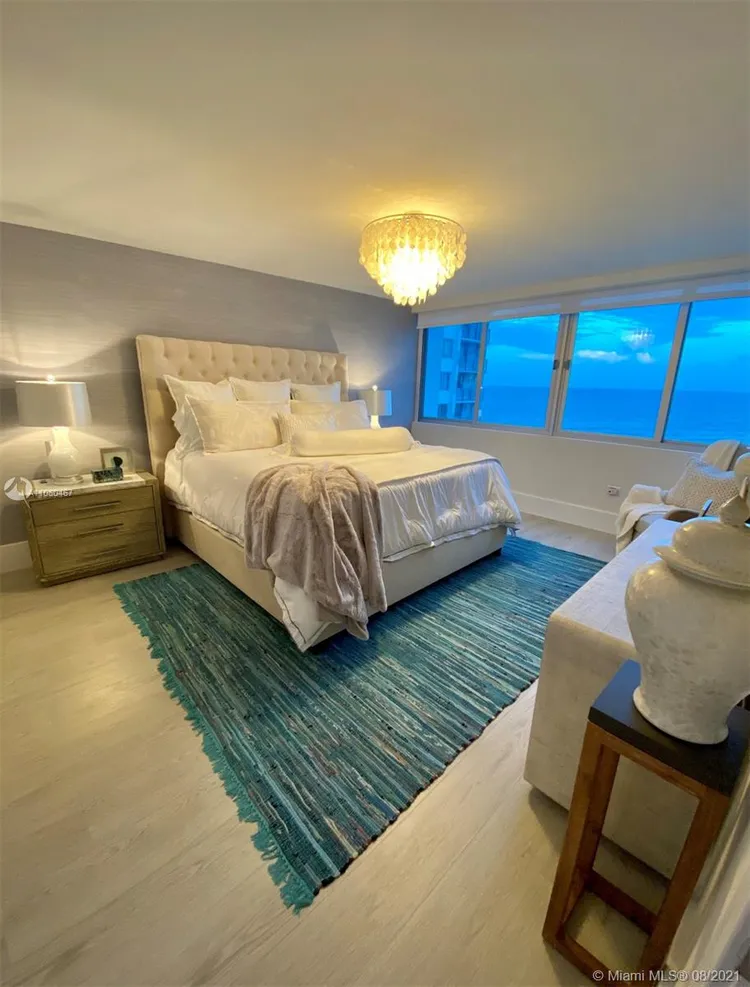 Burleigh House #1026 image #11