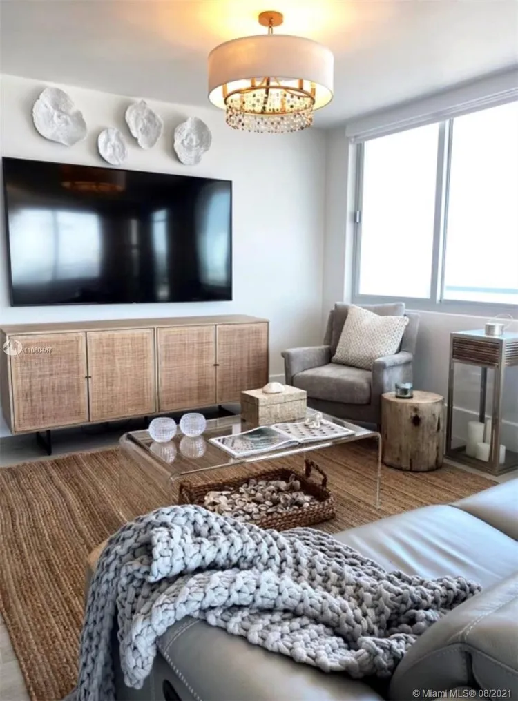 Burleigh House #1026 image #6