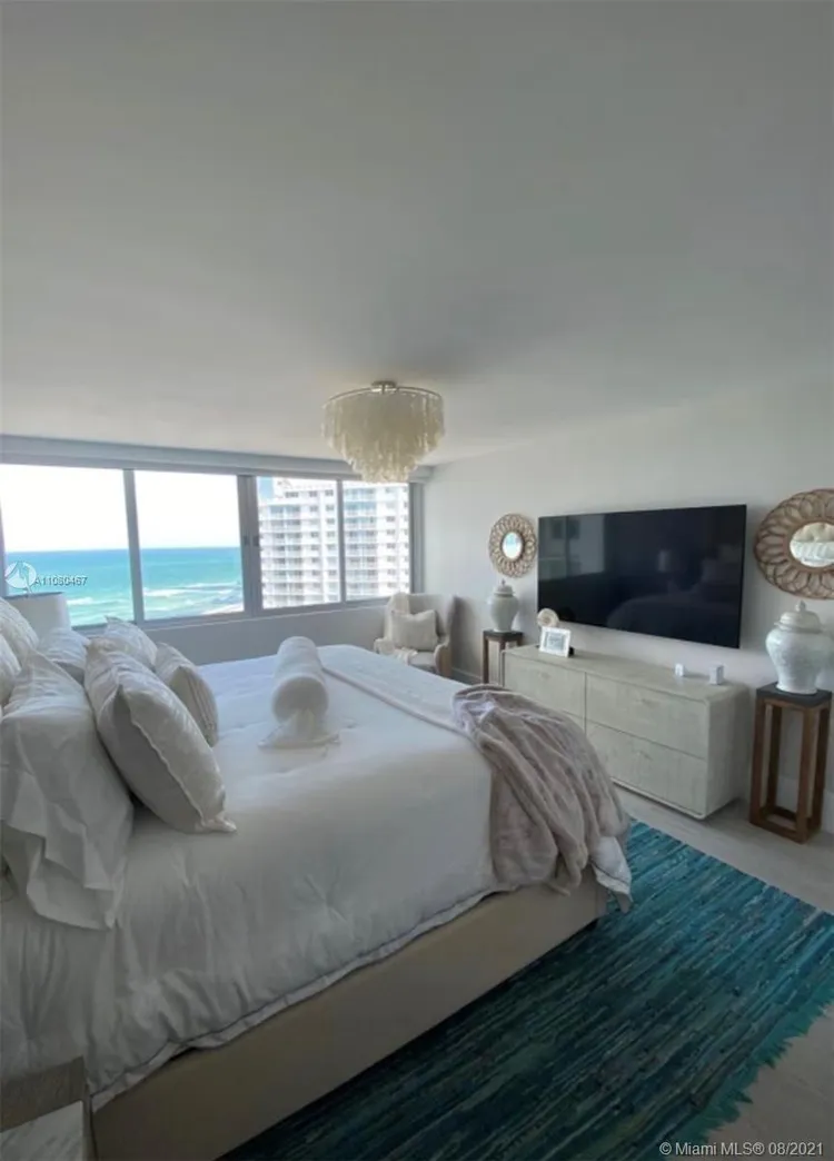 Burleigh House #1026 image #7