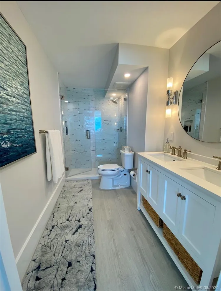 Burleigh House #1026 image #8