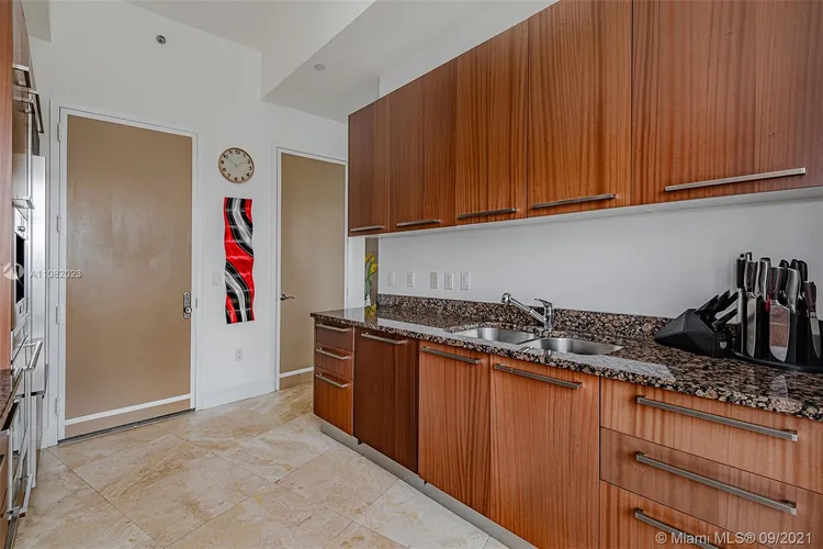 Trump Tower 2 #3205 image #12