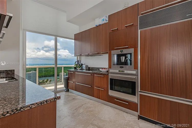 Trump Tower 2 #3205 image #16