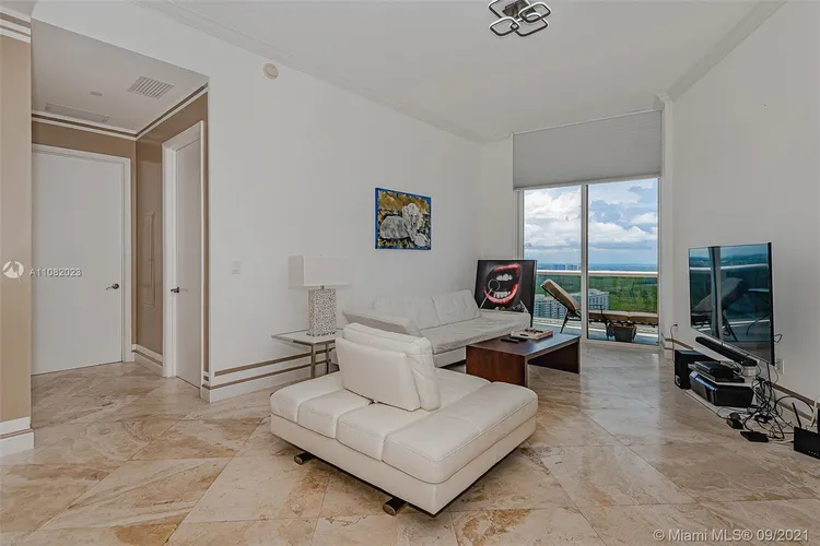 Trump Tower 2 #3205 image #9