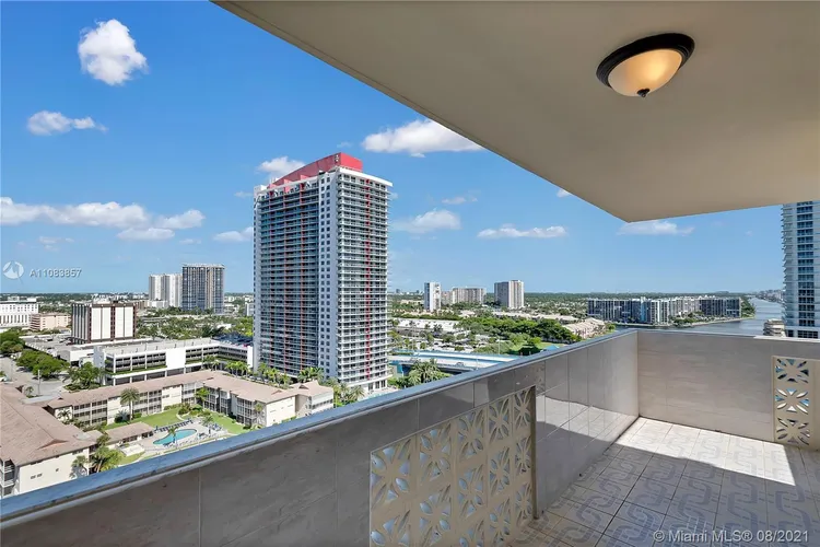 Plaza Towers North #1811 image #19