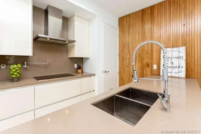 Chateau Beach Residences #1503 image #10