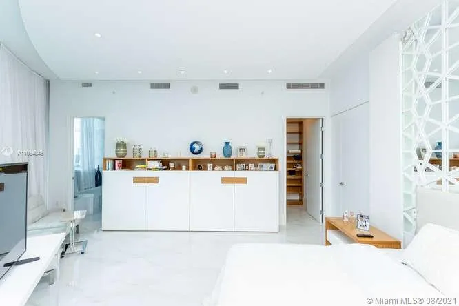 Chateau Beach Residences #1503 image #31