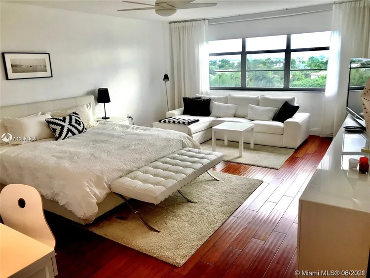 Ten Thousand Plaza #622 image #10