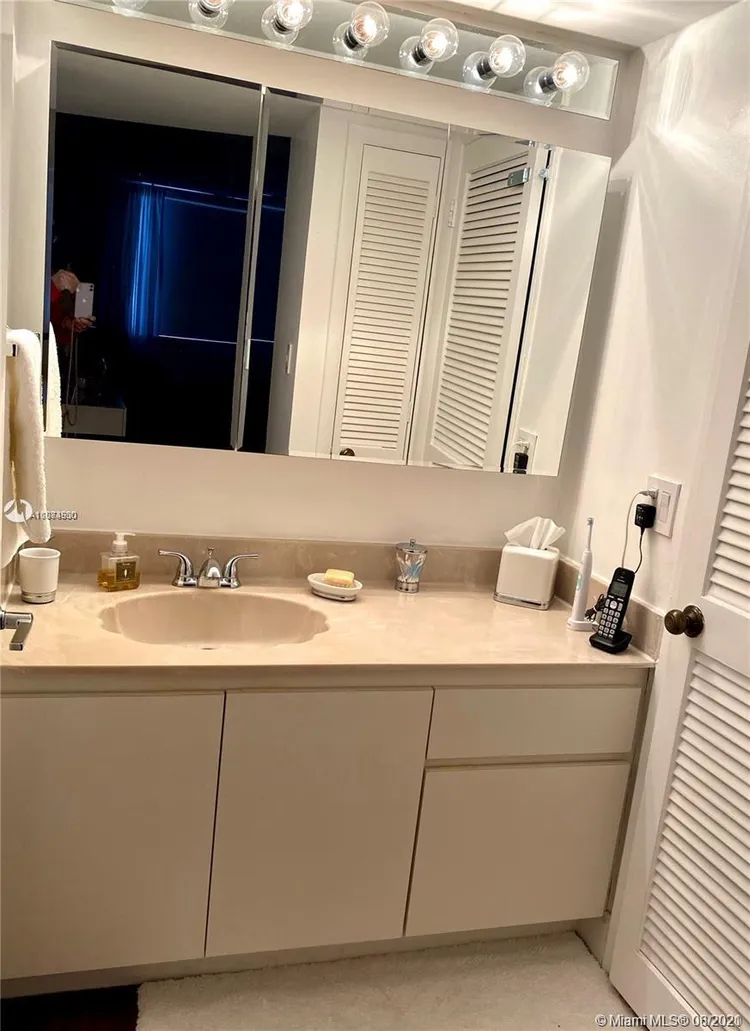 Ten Thousand Plaza #622 image #11