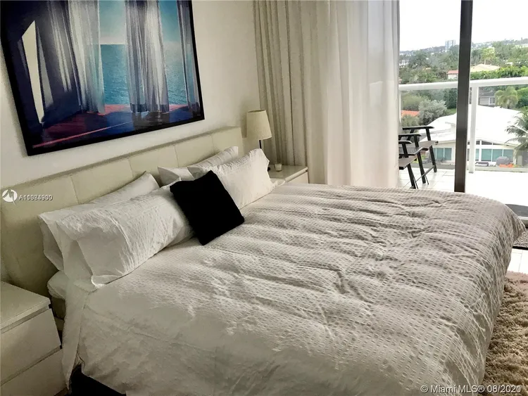 Ten Thousand Plaza #622 image #12